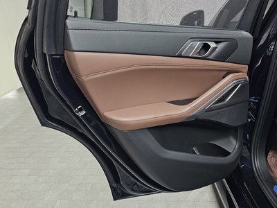 2022 BMW X6 — миниатюра 15