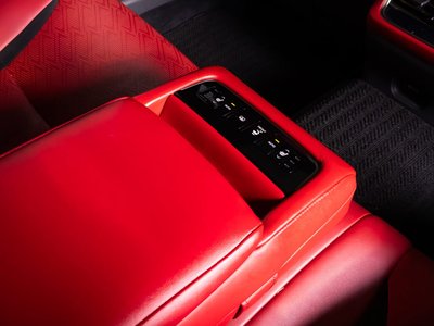 2018 Lexus LS — миниатюра 37