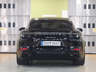 PORSCHE PANAMERA - 3