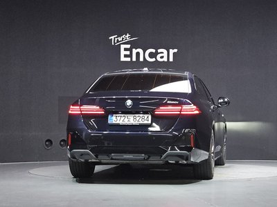 2025 BMW 5 SERIES 照片 4