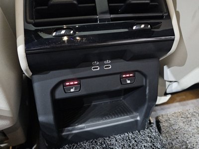 2025 BMW 5 SERIES 缩略图 18