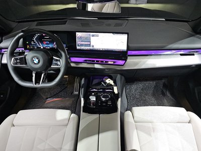 2025 BMW 5 SERIES 照片 5