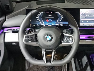 2025 BMW 5 SERIES 缩略图 11