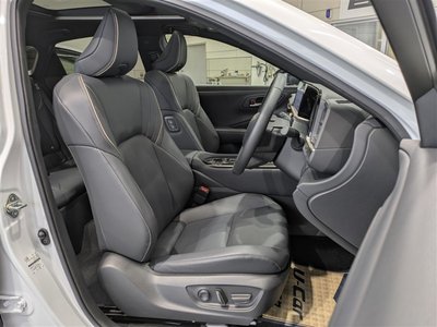صورة مصغرة 11 لـ 2025 Toyota CROWN SPORT