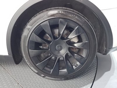 TESLA MODEL Y - 6