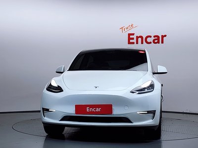 TESLA MODEL Y - 2