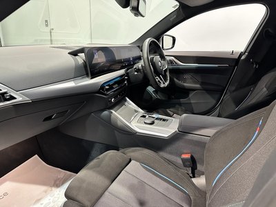 2025 BMW I4 照片 2