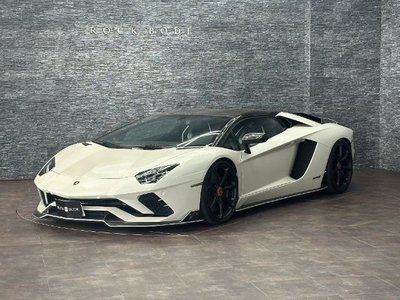 LAMBORGHINI AVENTADOR ROADSTER - 1
