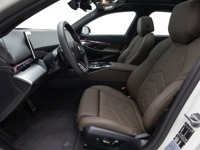 2025 BMW 5 SERIES photo 10