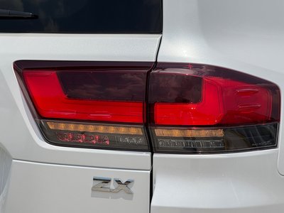2025 Toyota LAND CRUISER 300 — миниатюра 35