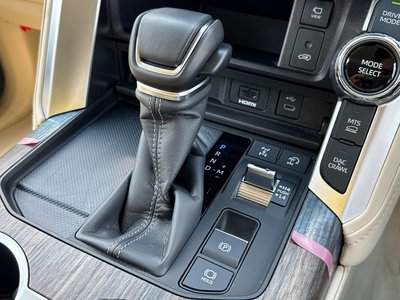 2025 Toyota LAND CRUISER 300 — миниатюра 62