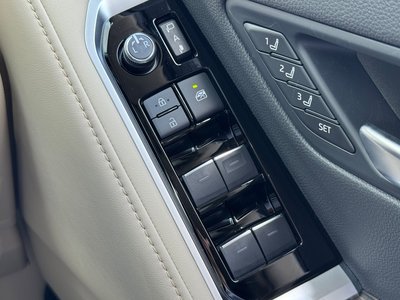 2025 Toyota LAND CRUISER 300 — миниатюра 48
