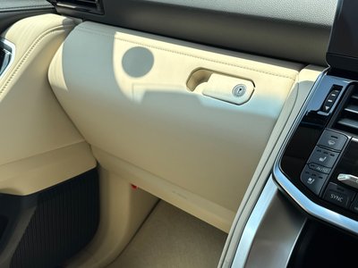 2025 Toyota LAND CRUISER 300 — миниатюра 65