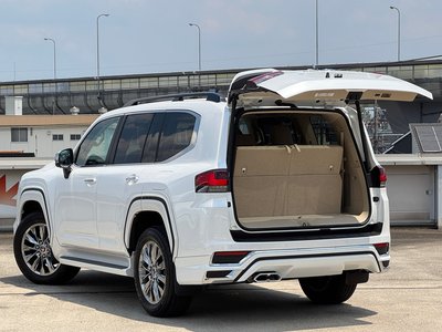 2025 Toyota LAND CRUISER 300 — миниатюра 32