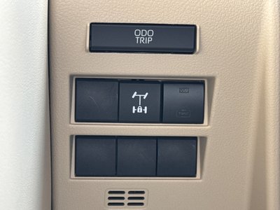 2025 Toyota LAND CRUISER 300 — миниатюра 53