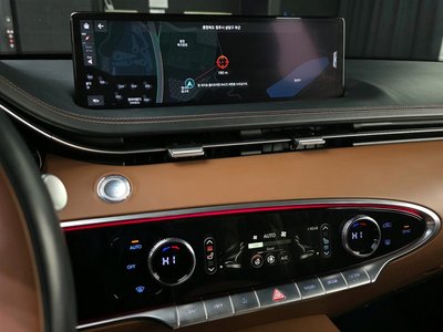 2021 Genesis GV70 — миниатюра 12
