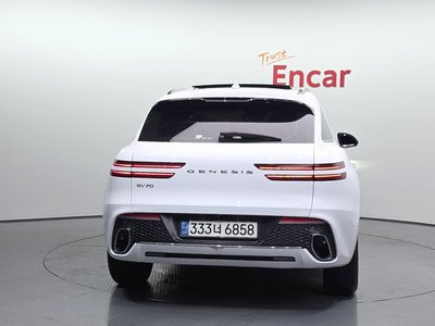 صورة 3 لـ 2021 Genesis GV70