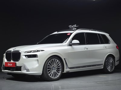 2025 BMW X7 — фото 1