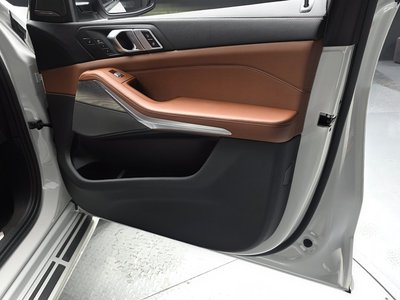 2025 BMW X7 — миниатюра 14