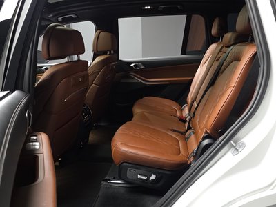 2025 BMW X7 — миниатюра 17