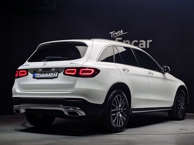 2021 Mercedes-BENZ GLC photo 3