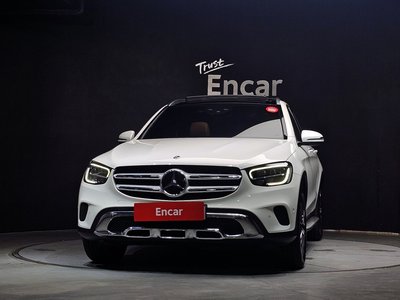 2021 Mercedes-BENZ GLC photo 2