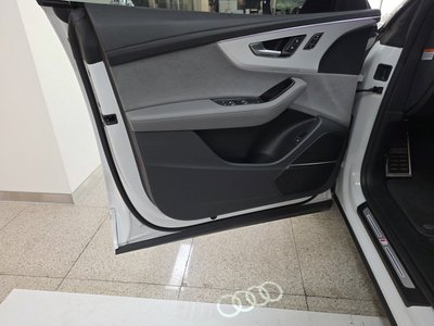 صورة مصغرة 11 لـ 2023 AUDI Q8