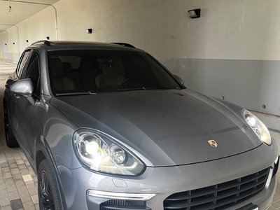 PORSCHE CAYENNE - 1