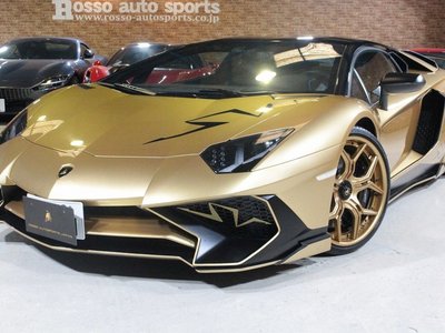 LAMBORGHINI AVENTADOR