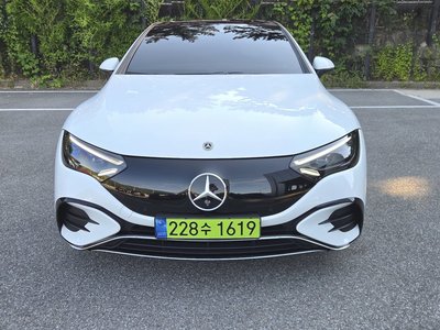 2024 Mercedes-BENZ EQE photo 2