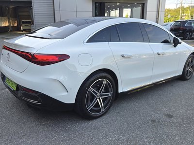 2024 Mercedes-BENZ EQE photo 5