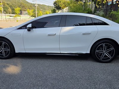 2024 Mercedes-BENZ EQE photo 4