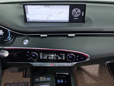 2023 Genesis GV70 thumbnail 14