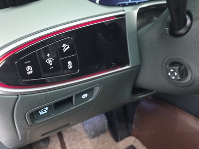 2023 Genesis GV70 thumbnail 17