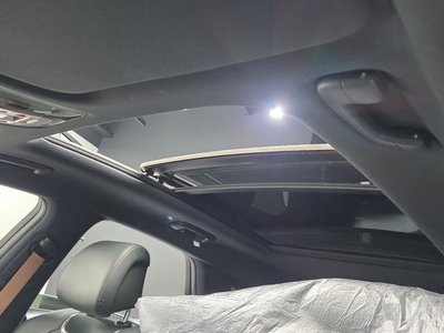 2023 Genesis GV70 thumbnail 19