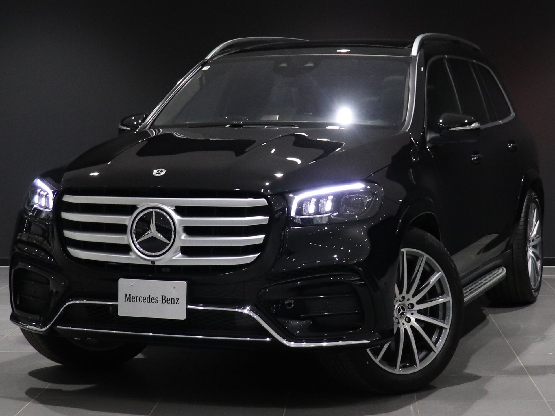 MERCEDES-BENZ GLS - View 1