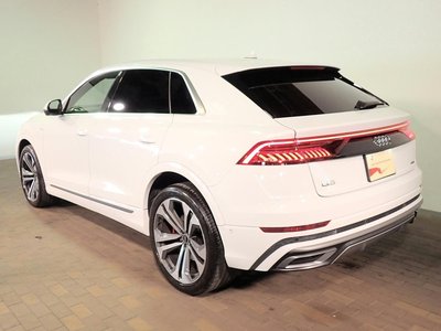 AUDI Q8 - 4