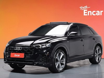 AUDI Q8 - 1