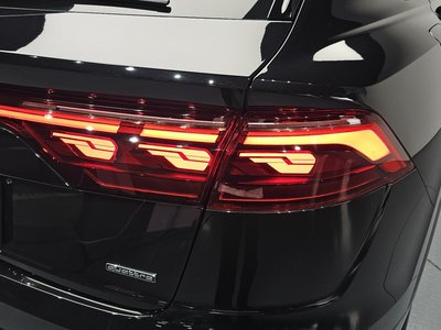 AUDI Q8 - 10
