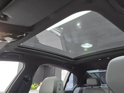 2026 BMW 5 SERIES thumbnail 18