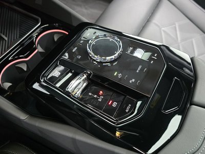 2026 BMW 5 SERIES 照片 9