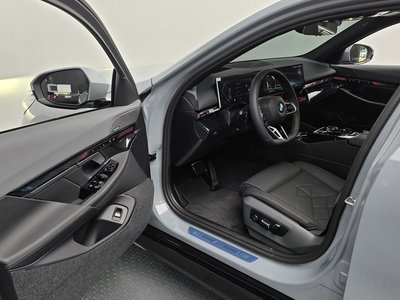 2026 BMW 5 SERIES 照片 10