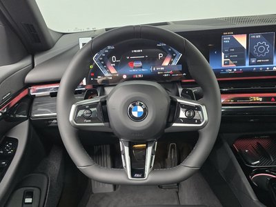 2026 BMW 5 SERIES thumbnail 13