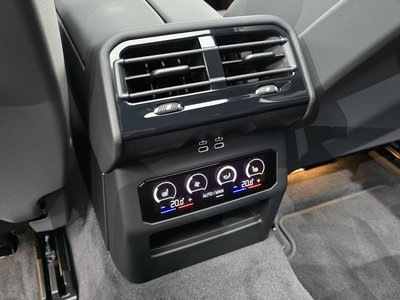 2026 BMW 5 SERIES thumbnail 17