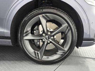 صورة 8 لـ 2024 Genesis GV70