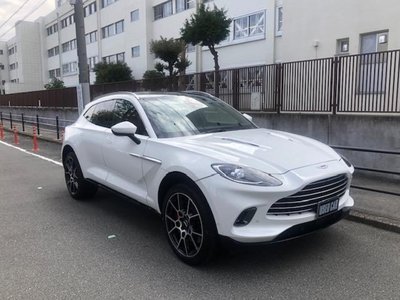 ASTON MARTIN DBX