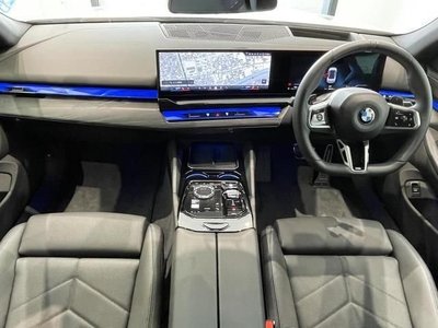 BMW 5 SERIES - 2