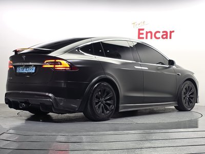 TESLA MODEL X - 3