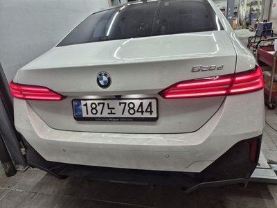 صورة 2 لـ 2025 BMW 5 SERIES