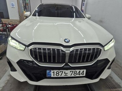 صورة 1 لـ 2025 BMW 5 SERIES